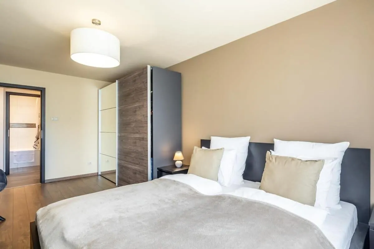 Cozy Quiet Apartment With A Balcony 부다페스트