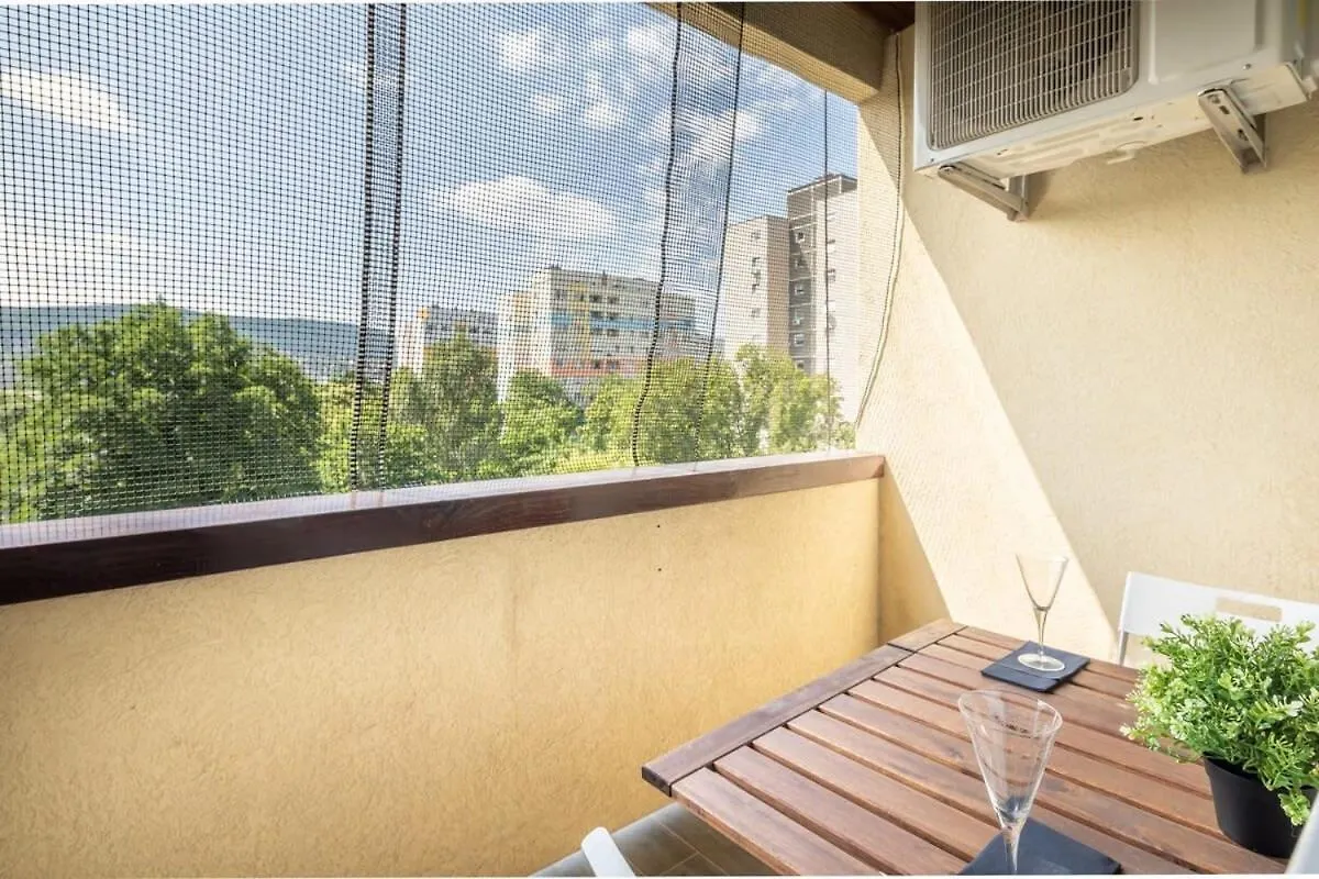 Cozy Quiet Apartment With A Balcony 부다페스트