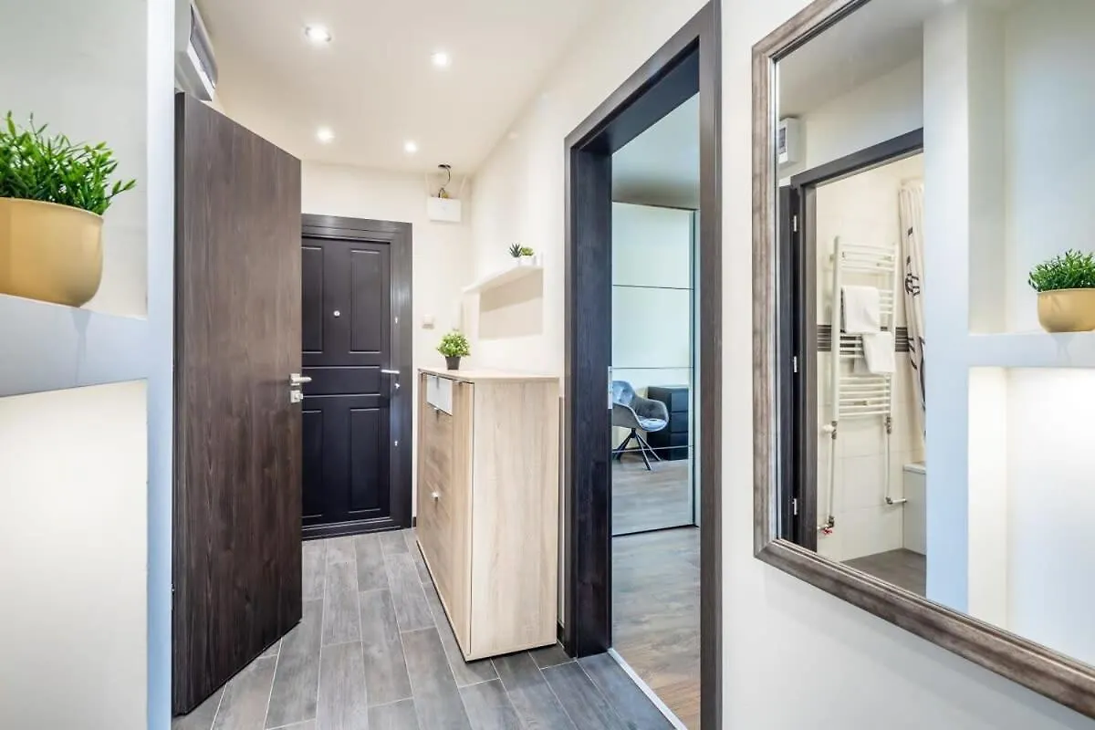 Cozy Quiet Apartment With A Balcony Budapest